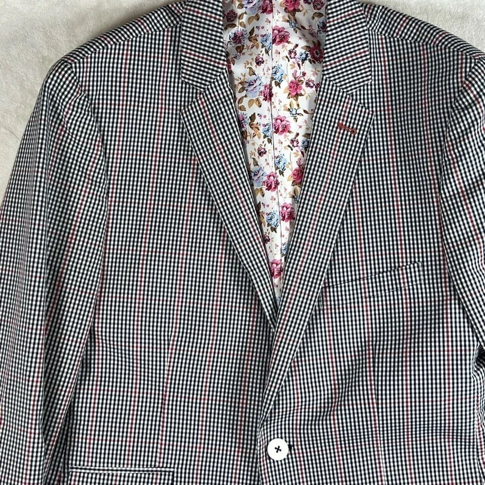 Paisley & Gray 40R Preppy Black and White Checkered Blazer with Red Accents